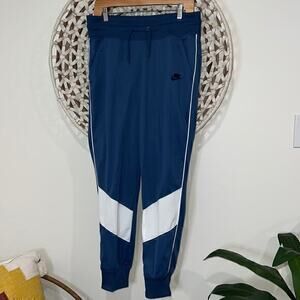 Nike chevron blue and white joggers size medium new without tags